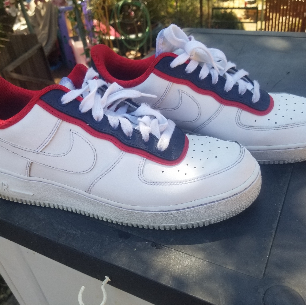 Nike Air Force 1 sz10.5 white w/ red interior